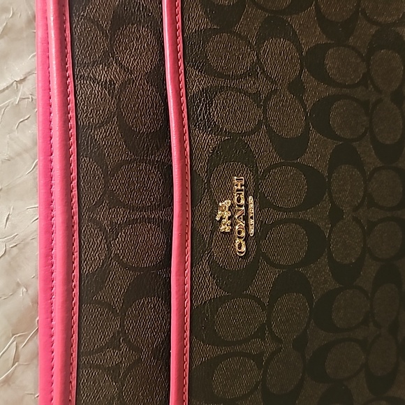 Coach Crossbody Bag with Zipper - Pink and Signature Coach Design - NWT - Picture 5 of 6
